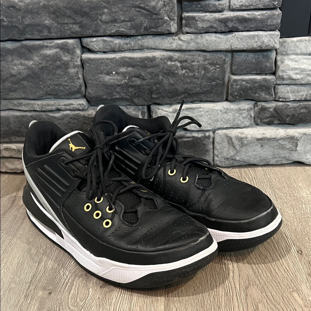 Jordan Men's Black and White Athletic Shoes
